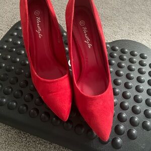 Herstyle size 10 red suede pumps.